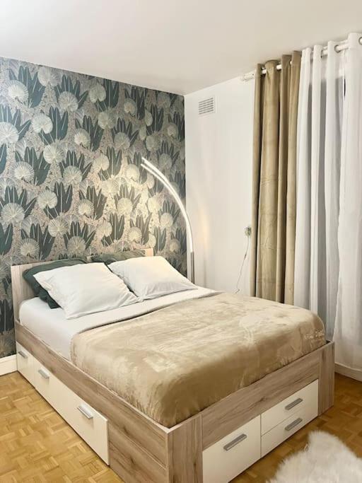 Proche Chateau De Versailles Avec Balcon Vu Sur Une Foret Et Parking Gratuit Pour 5 Personnes Maximum Eksteriør billede