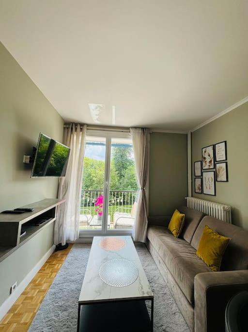 Proche Chateau De Versailles Avec Balcon Vu Sur Une Foret Et Parking Gratuit Pour 5 Personnes Maximum Eksteriør billede