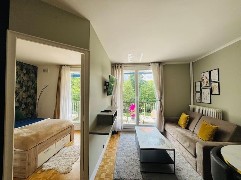 Proche Chateau De Versailles Avec Balcon Vu Sur Une Foret Et Parking Gratuit Pour 5 Personnes Maximum Eksteriør billede